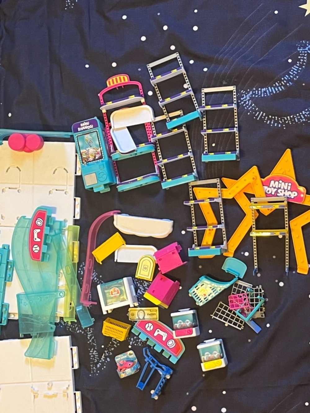 Zuru Mini Brands Toy Shop Playset Accessories